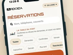 ARDOIZA mobile reservations screen with request filters, pending reservations, and confirmation status.