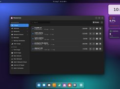 DeskMGR Resources window listing Docker images including traefik, redis, nginx, postgres, and alpine, with resource navigation and image actions.