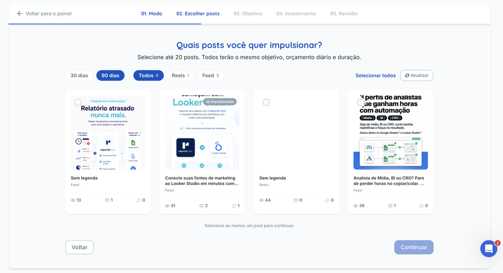 Portuguese post-selection step showing filters for 30 or 90 days, post format filters, and four selectable social-post cards.