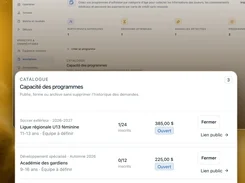 Onzaris registration dashboard in French with a program-capacity catalogue showing enrollment counts, fees, and program publication status.
